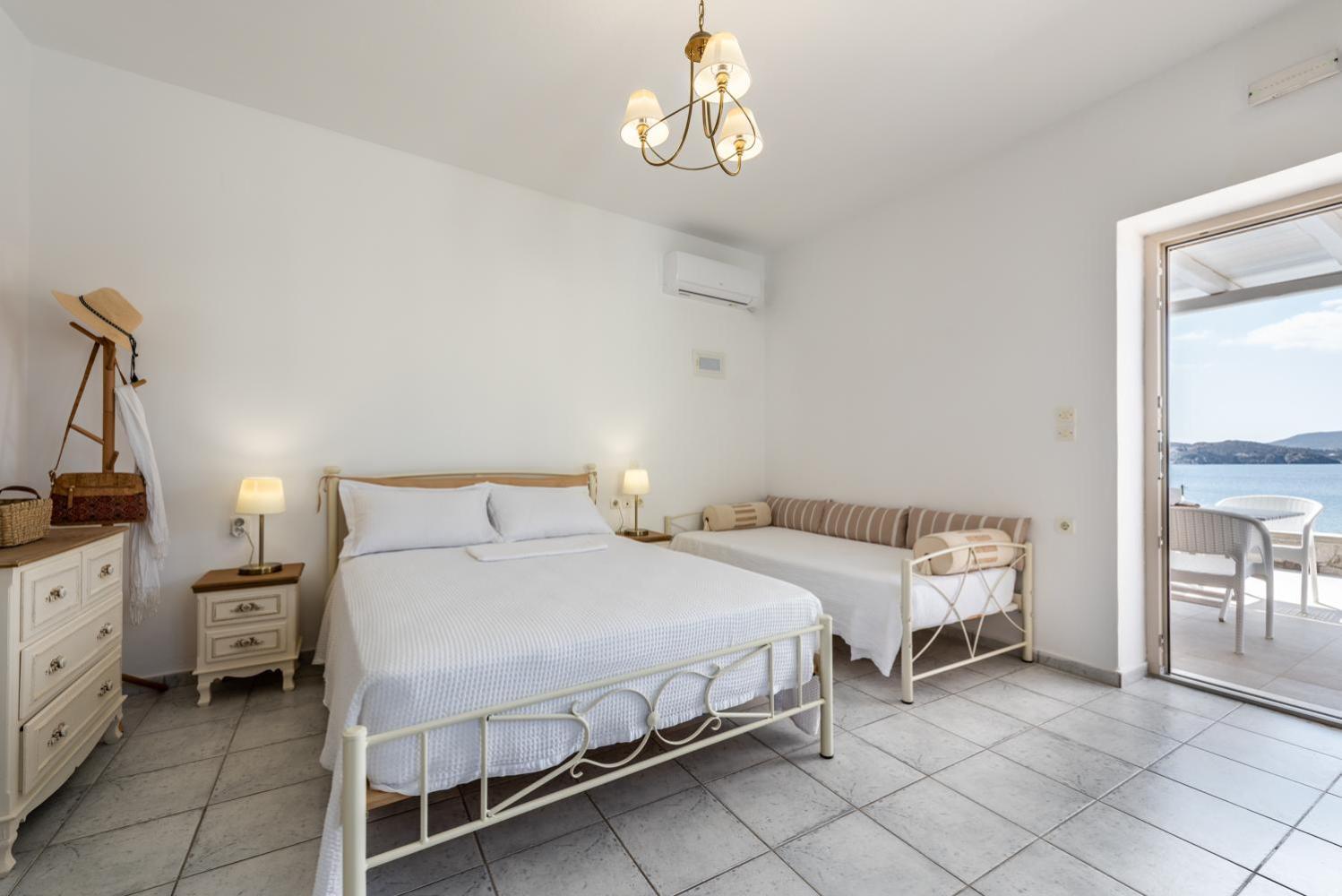 Anemi Suites Adamantas  Kamer foto